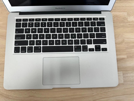 MacBook Air 2015 13.3-inch Laptop – Intel Core i5, 4GB RAM, 128GB SSD | Lightweight & Reliable